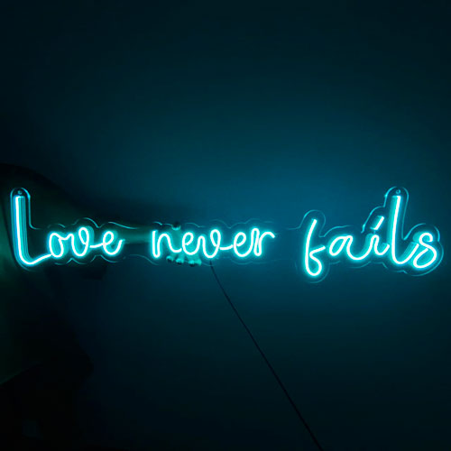 LED-неон «Love never fails №2»