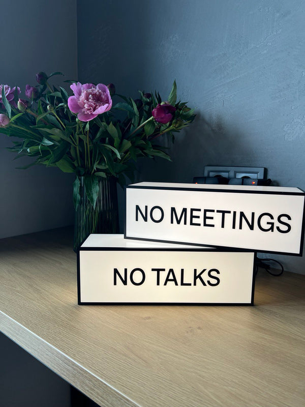 Світильник з вашим лого/текстом формату “Не притулятися”