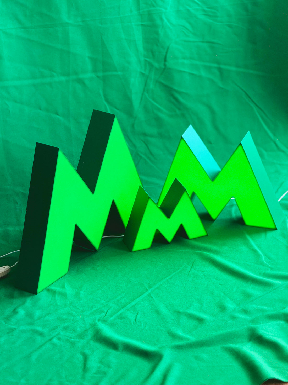 Volumetric letter-lamp "Metro"