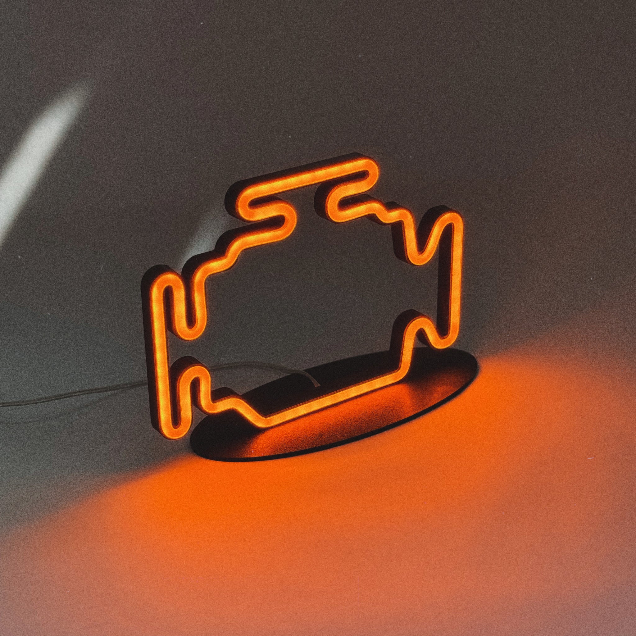 LED-неон «Check Engine (у чорному профілі)»