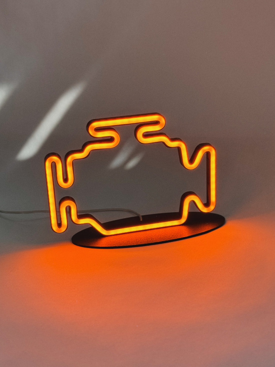 LED-неон «Check Engine (у чорному профілі)»