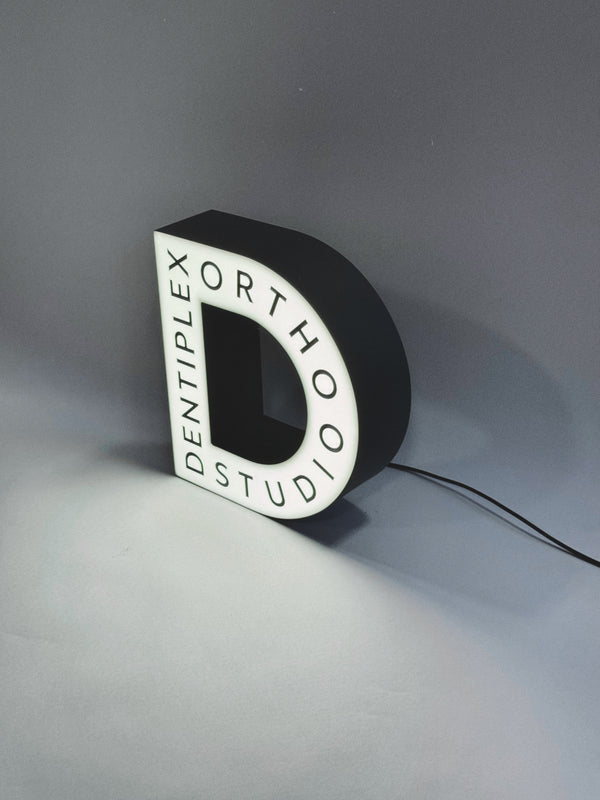 Світильник у формі об’ємної літери (висота 25 см)