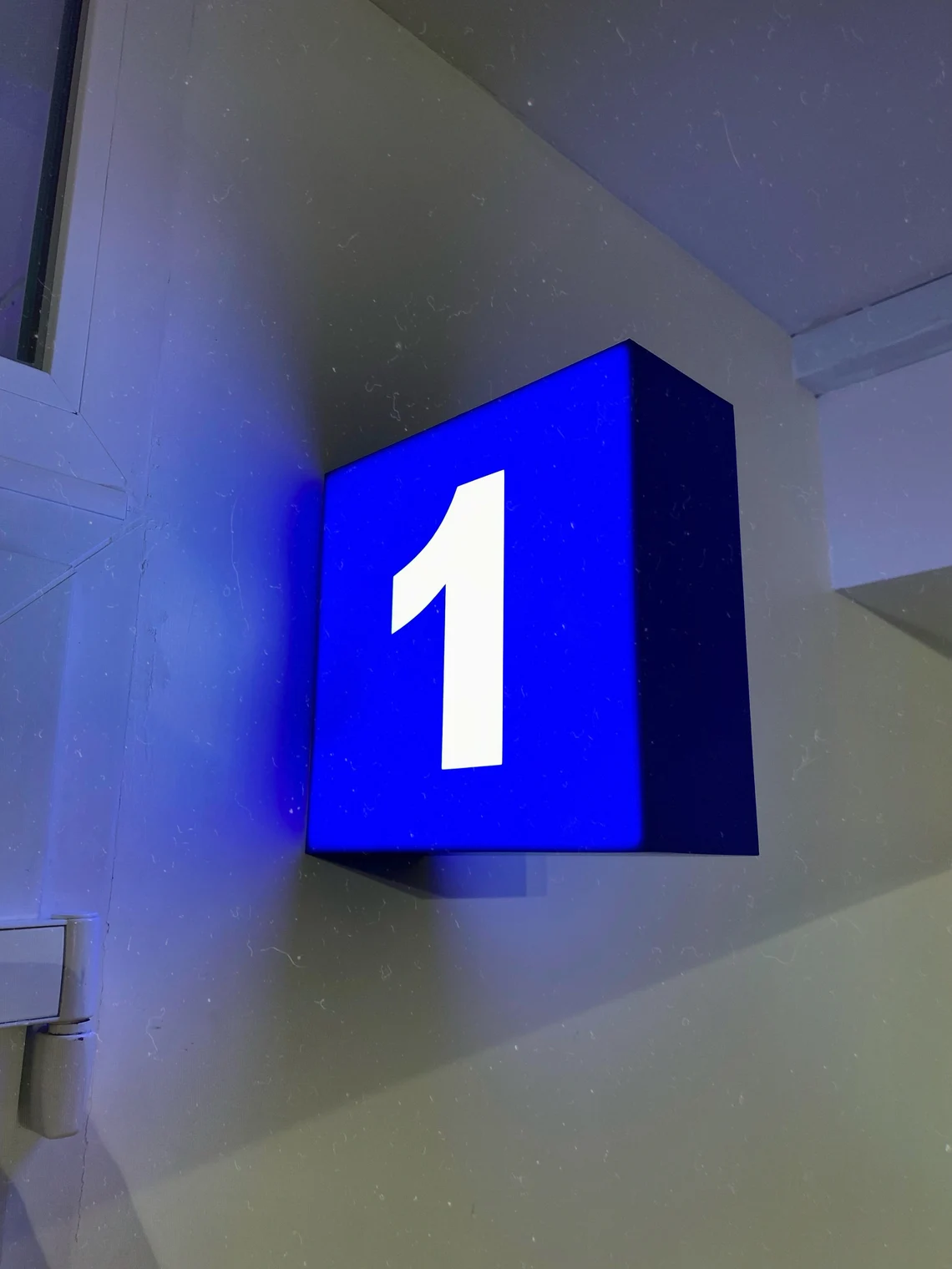 Street sign with your logo/text in the format 25x25x10 cm