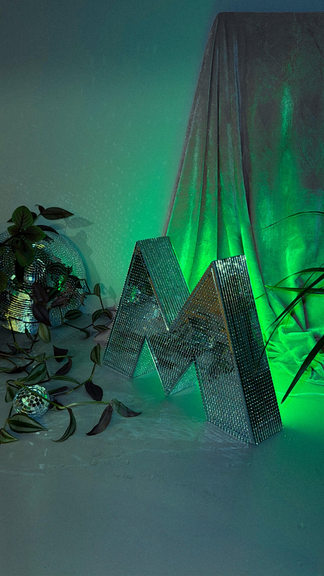 Volumetric letter-lamp "Metro" NeonCentre x De.Disco
