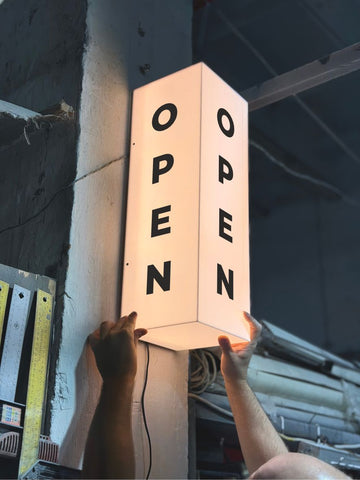 Вулична вивіска "Open" 60х20х20 см