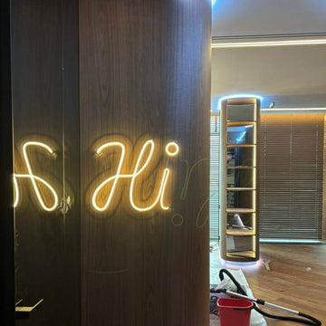 LED neon «Hi»
