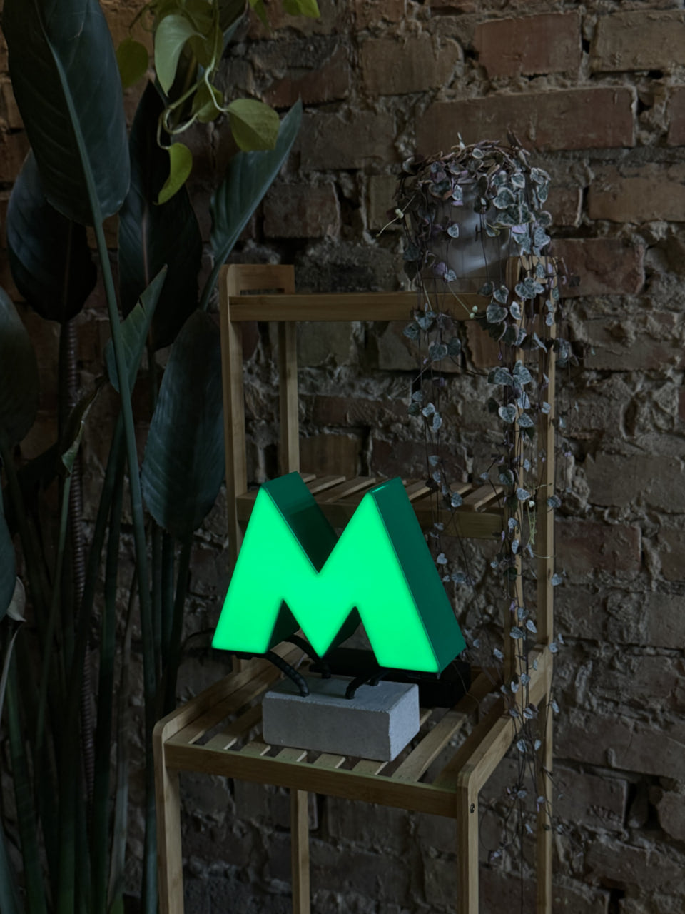 Concrete volumetric letter-lamp “Metro”. NeonCentre x Bruht
