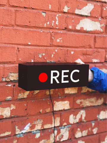 Lamp "Rec" / red+white letters on black